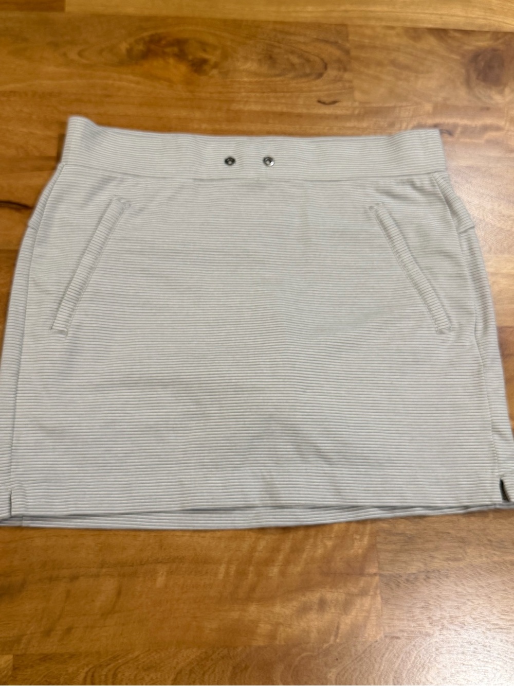 Athleta Light Gray & White Striped Skirt with Built-In Short Liner Size XS